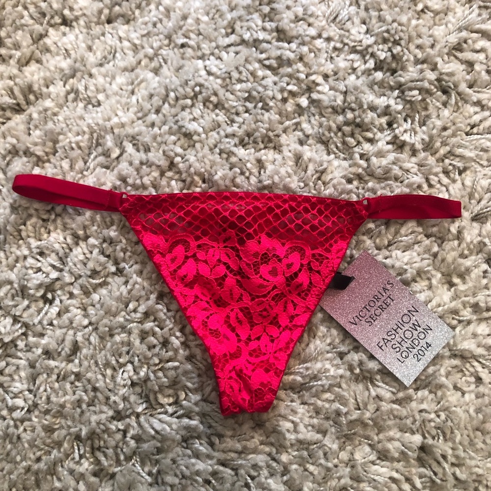 NWT Victoria’s Secret Fashion Show Thong